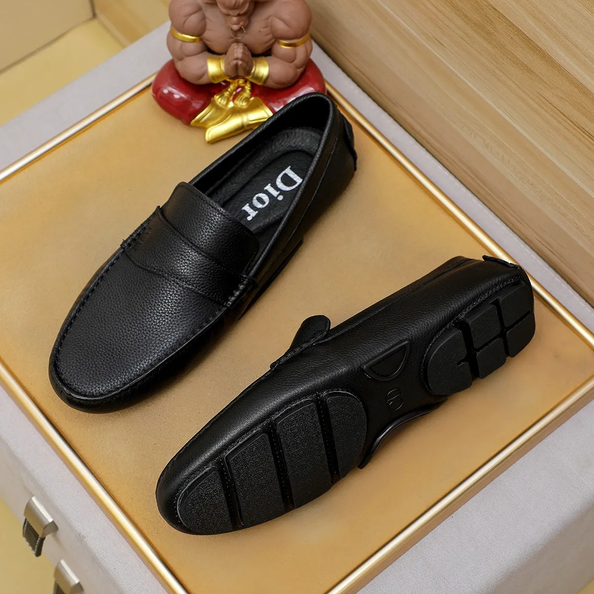Men's shoes 💰380 🕷️🕷️[Dior] Dior's new casual men's shoes are launched in Hong Kong counters. Official website 1:1 production. Italian original first-layer cowhide + 🐷 leather lining. Designed by European and American masters. Perfect shape to create counter quality, solid color rubber wear-resistant outsole and classic dazzling toe! Super versatile and very comfortable. High-end without losing taste, fashionable and novel! ! Absolute focus! Colors available! Code number 38-44 (45.46 customized)